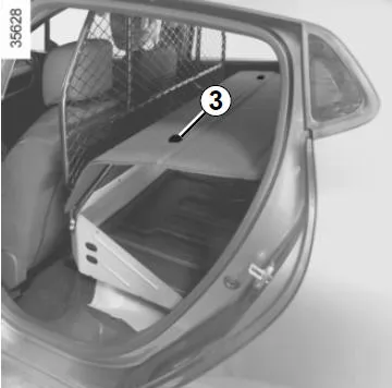 Renault Clio. Heckablage